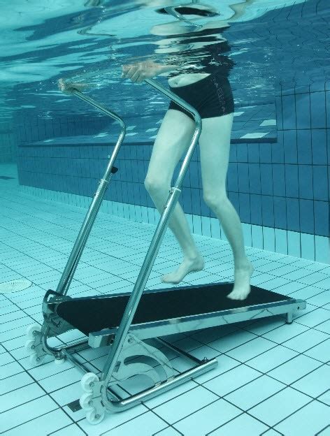 AquaJogg Pool Treadmill : Aquatic Therapy