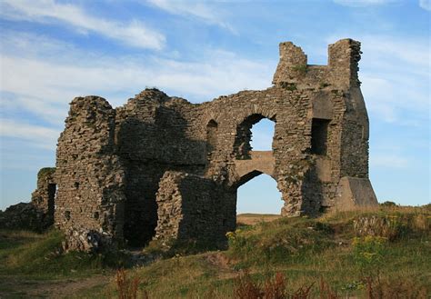 Offical Blog of Debbie Peterson: The Haunting Ruins of Pennard Castle...