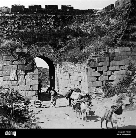 Gateway, Great Wall of China Stock Photo - Alamy