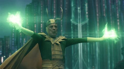 Richard E. Grant Loki / Loki Star Richard E Grant Discusses Marvel ...