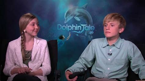 My Fun Interview with the Kids of "Dolphin Tale" - YouTube