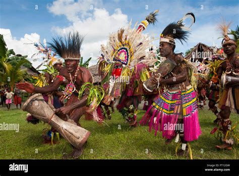 Tribespeople during a traditional dance and cultural performance Stock Photo: 100827577 - Alamy