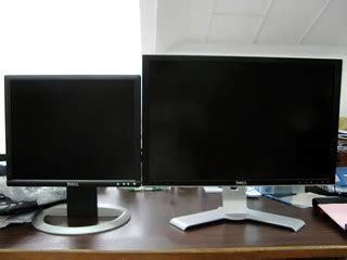 Dell 2407WFP 24-inch Widescreen UltraSharp LCD Monitor VS.… | Flickr