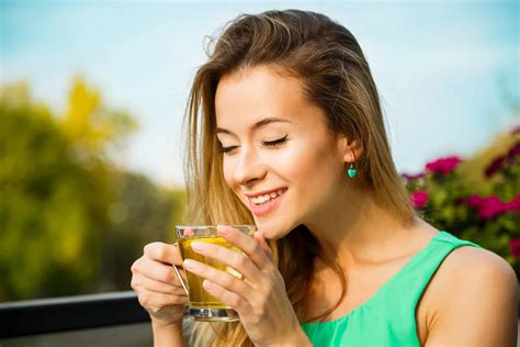 Why Many People Drink Green Tea Than Normal Tea?