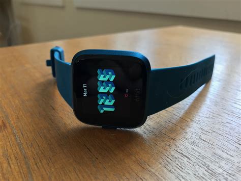 Fitbit Versa Lite Smartwatch Review: Low Price But Not As Useful | Fortune