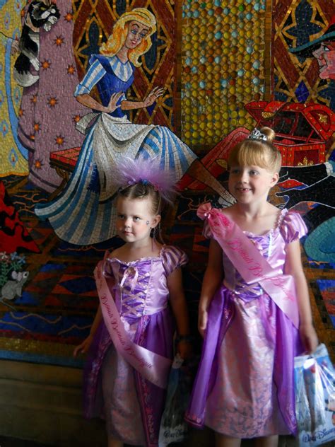 Ginnie's Gems: BIPPITY BOPPITY BOUTIQUE - DISNEY WORLD 2011