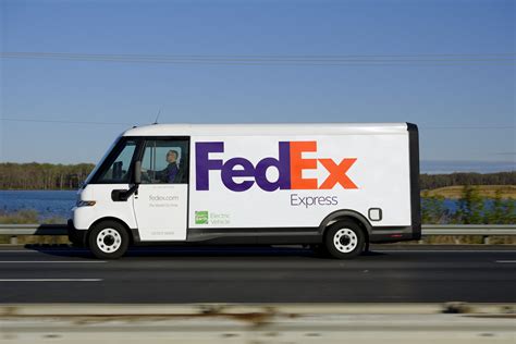 Electric FedEx van sets NYC to DC record - WTOP News