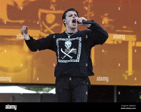 Fort Lauderdale FL, USA. 03rd Dec, 2022. Yungblud performs during ...