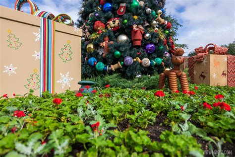 Disney Springs Christmas holiday decor 2020 - Photo 21 of 50