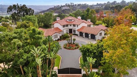 Photos: Aaron Rodgers sells California mansion for $5.13 million