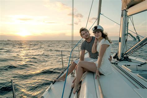 Romantic Evening: Dinner cruise aboard a yacht in the Auckland Harbour