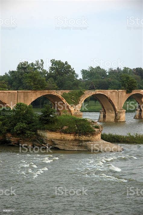 Golden Arched Bridge Stock Photo - Download Image Now - Arch ...