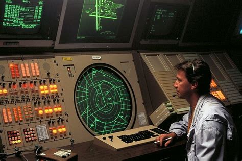 Air traffic control, Radar, Old technology