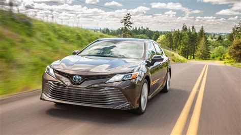 2018 Toyota Camry XLE Hybrid road-trip review: a case for high-mpg sedans