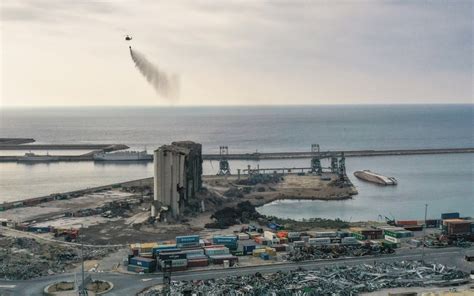 Beirut's blast-damaged grain silos partially collapse - Tuko.co.ke