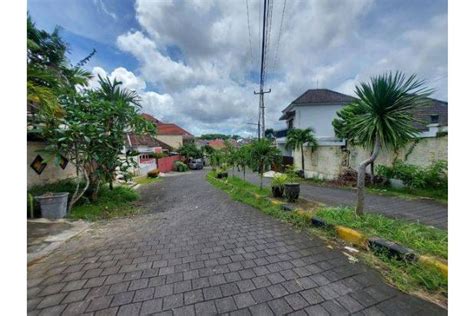 Rumah 1 Lantai di Beranda Garden Nusa Dua, One Gate System