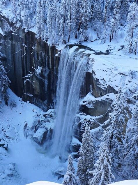 Vernal Falls in the winter in Yosemite...beautiful. | Vernal falls, Yosemite photos, Yosemite