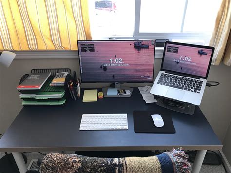 Simple grad student setup : r/macsetups