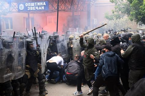 Over 30 NATO peacekeepers injured in clashes after Kosovo protests ...