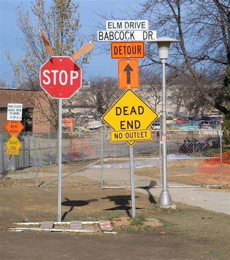 Funny Road Signs Worth Slowing Down For | Reader's Digest