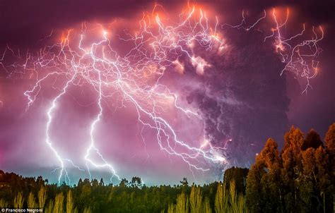 The ultimate tempest: Lightning storm breaks out amid volcanic eruption's ash cloud | Daily Mail ...