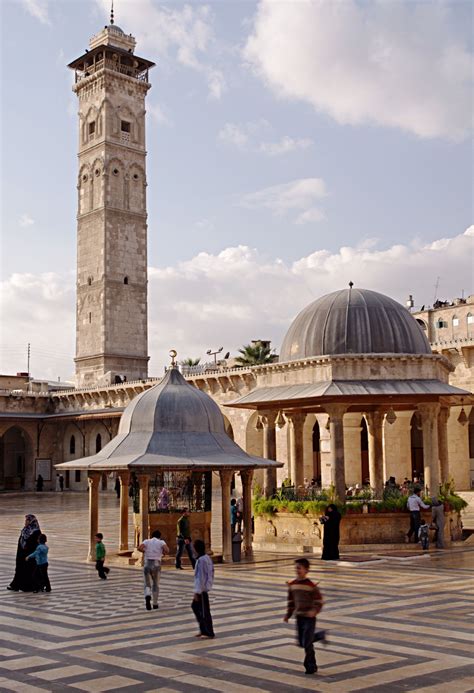 The Great Mosque in Aleppo, Syria | Cattedrali, Sfondi, Siria