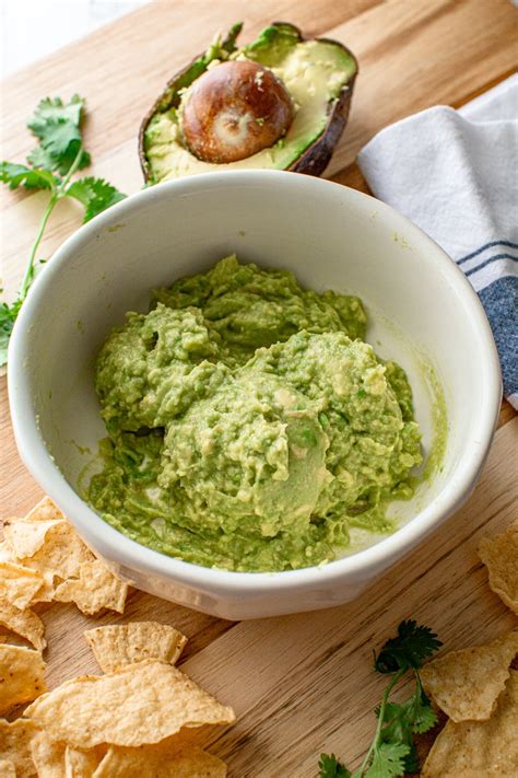 How To Make Simple Guacamole Recipe - Alyona’s Cooking