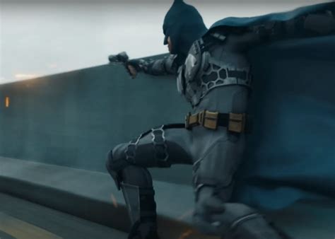 See Ben Affleck’s new Blue And Gray Batman Suit For The Flash Up Close ...