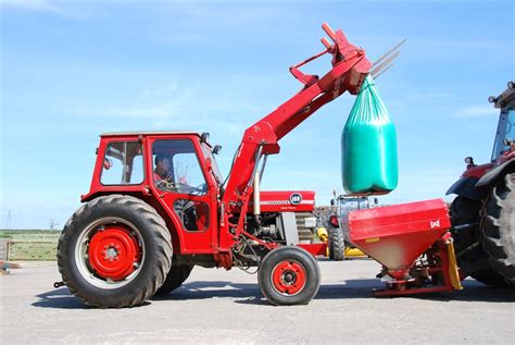 Working Tractors - Vintage Massey Ferguson