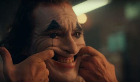 Joaquin Phoenix Joker trailer scariest clown