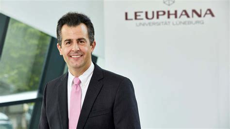 Harvard’s star computer science professor David J. Malan is the new honorary doctor of Leuphana ...