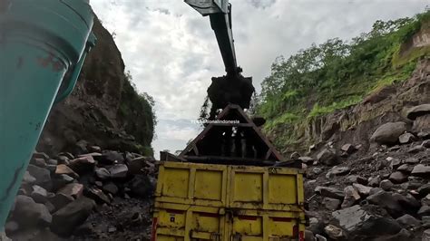 Sand mining|| See excavators working to mine sand up