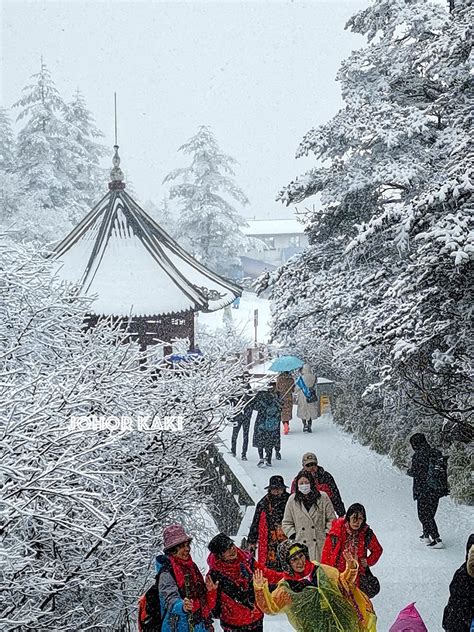 Emei Shan Mountain & Golden Buddha - Sichuan's Sacred Buddhist Mountain in Winter 峨眉山 |Tony ...