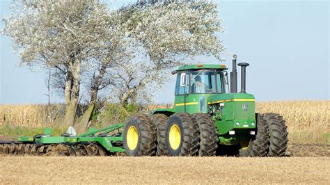 Deere 8640: Specs, Engine, Transmission, Dimensions