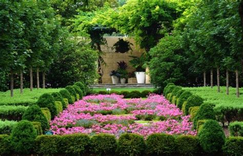 13 Amazing Botanical Gardens in the South