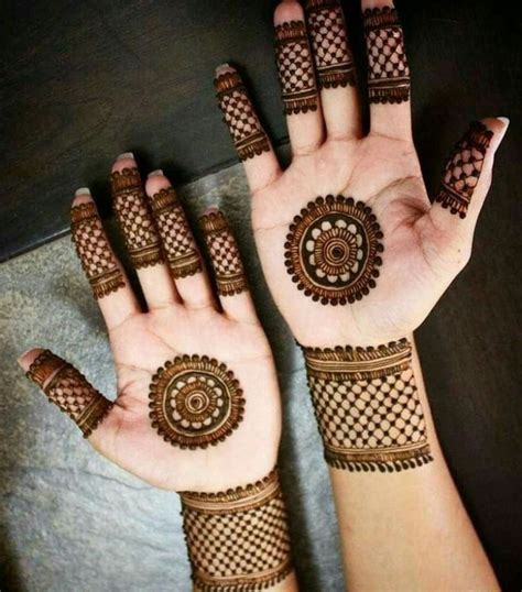 Tasmim Blog: Pair Ka Mehndi Design Simple Sa