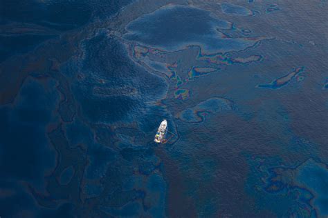 US Deepwater Horizon explosion & oil spill lawsuits | Business & Human ...