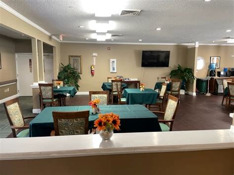 Assisted Living Facility in Alabama - Valley Park Manor