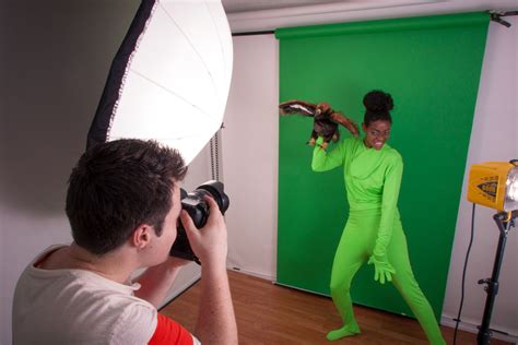 A Beginner's Guide to Green Screens | Savage Universal Blog Green Screen Photography ...