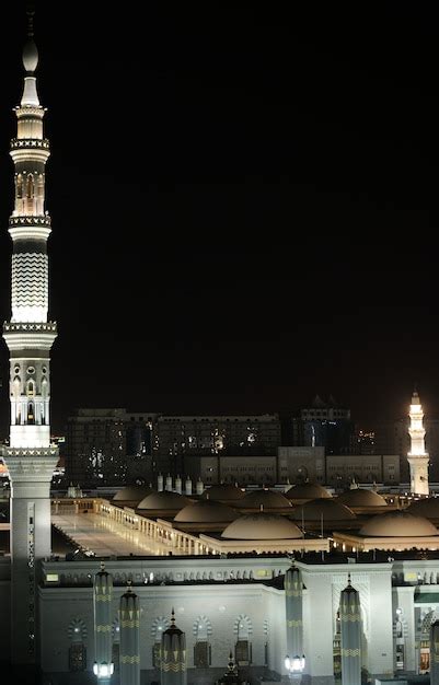 Premium Photo | Madina mosque at night