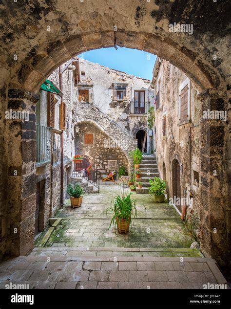 Santo Stefano di Sessanio, L'Aquila Province, Abruzzo (Italy Stock Photo - Alamy