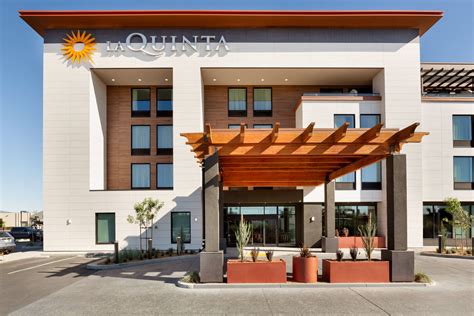 La Quinta Inn & Suites by Wyndham Santa Rosa Sonoma | Santa Rosa, CA Hotels