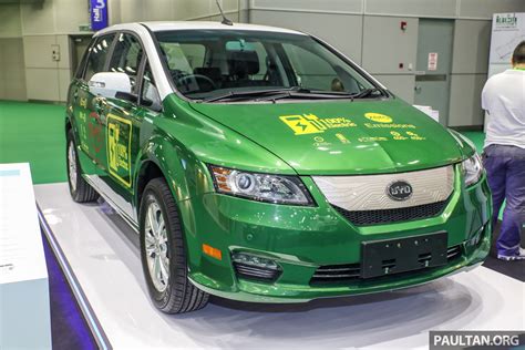 BYD e6 electric vehicle shown at IGEM 2017 – 121 hp, 450 Nm, 400 km range, available for fleet ...