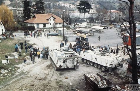 The Brutality of the Bosnian War Reflected in These Heartbreaking Photographs