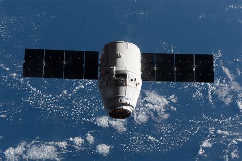 Station Crew Grapples SpaceX Dragon Delivering Tons of Science After Thunderous Liftoff: Launch ...