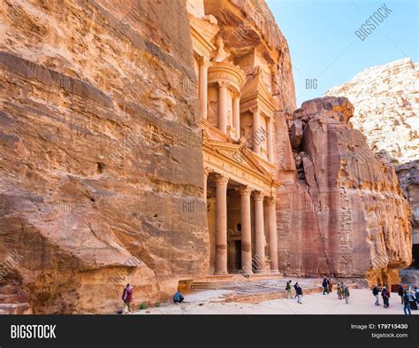 Side View Al-khazneh Image & Photo (Free Trial) | Bigstock