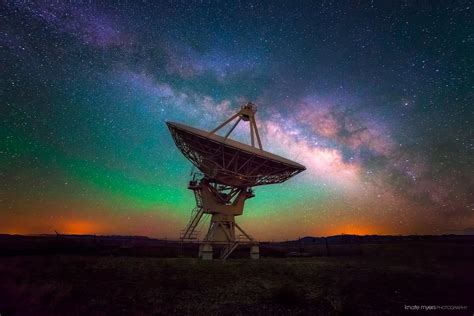 Radio-telescope with the Milky Way in the background : r/spaceporn