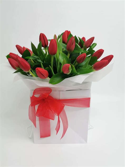 Tulips Red Bouquet - Jan Maree Flowers