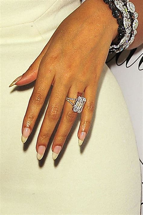 35 Reasons You’re About to Get a Tiny Tattoo ASAP | Beyonce nails, Finger tattoo for women, Tiny ...