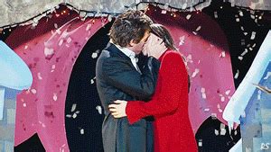 Martine McCutcheon spills on kissing Hugh Grant in Love Actually